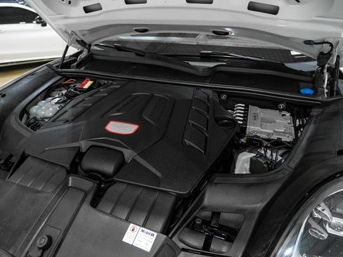 Used 2020 Porsche Cayenne Turbo AWD/4WD image 44