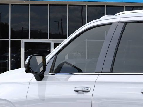 New 2026 Chevrolet Suburban Premier RWD image 12