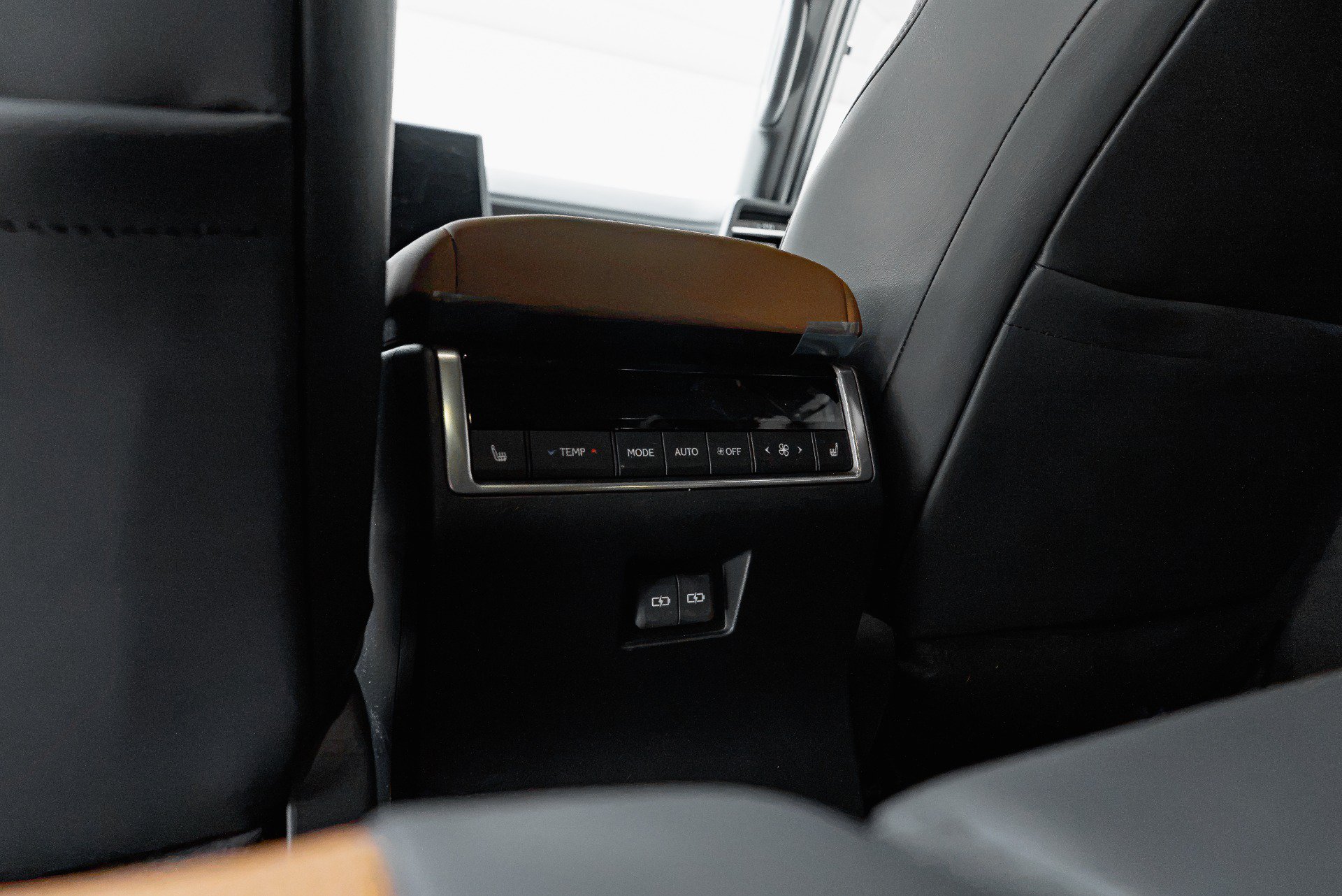 Used 2024 Lexus GX 550 w/ Accessory Package (2T) AWD/4WD image 45