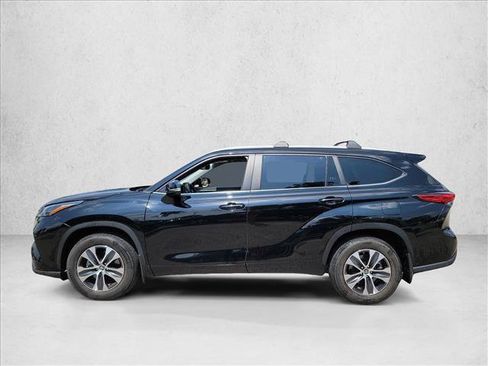 Used 2023 Toyota Highlander XLE FWD image 8