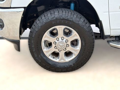 Used 2024 RAM 2500 Big Horn w/ Off Road Package AWD/4WD image 12