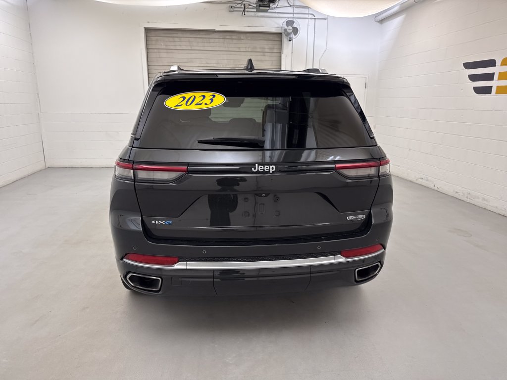 Used 2023 Jeep Grand Cherokee Summit AWD/4WD image 4
