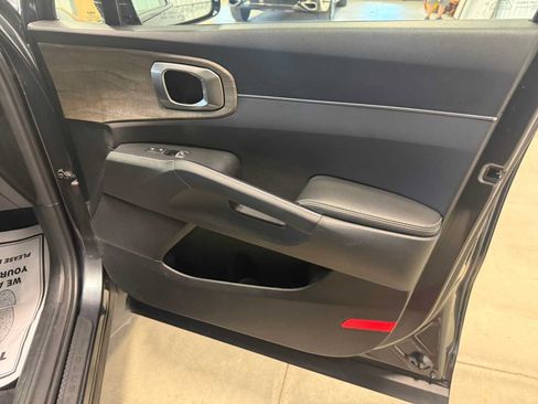Used 2023 Kia Sorento S w/ Panoramic Sunroof Package AWD/4WD image 29