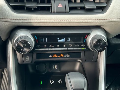 Certified 2025 Toyota RAV4 XLE w/ Convenience Package image 21