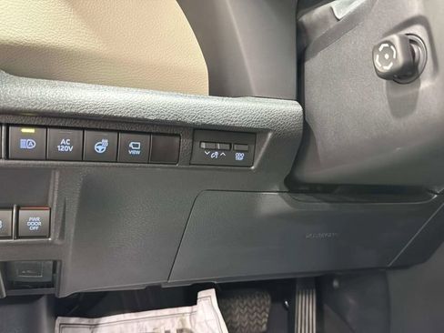 Used 2023 Toyota Sienna Limited AWD/4WD image 40