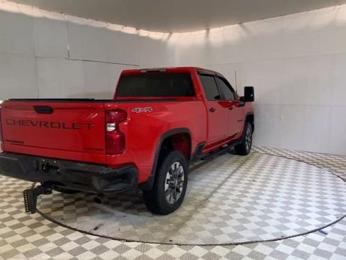 Used 2024 Chevrolet Silverado 2500 Custom w/ Custom Value Package image 8