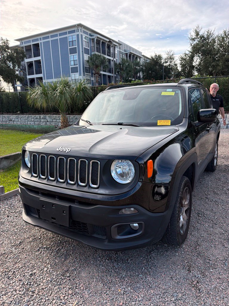 Used 2016 Jeep Renegade Latitude AWD/4WD image 1