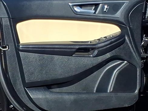 Certified 2024 Ford Edge SE image 21