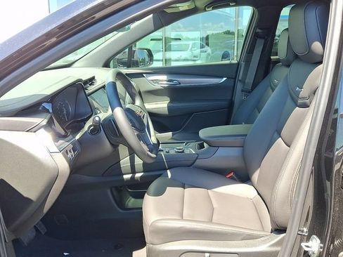New 2026 Cadillac XT5 Luxury AWD/4WD image 7