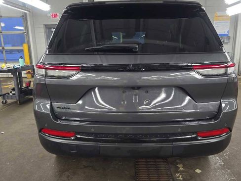 Used 2024 Jeep Grand Cherokee Altitude image 6