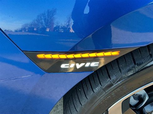 Used 2018 Honda Civic Sport Touring image 22