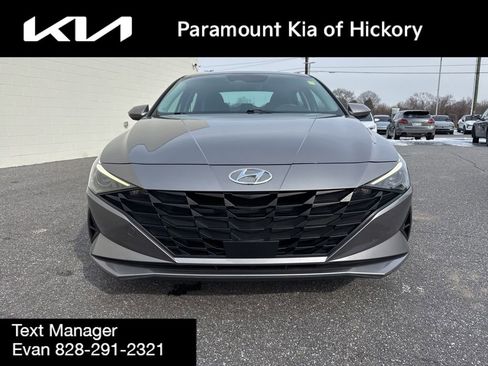 Used 2023 Hyundai Elantra SEL w/ Convenience Package image 2