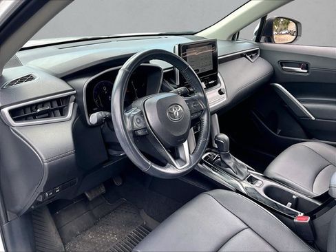 Used 2023 Toyota Corolla Cross XLE FWD image 14