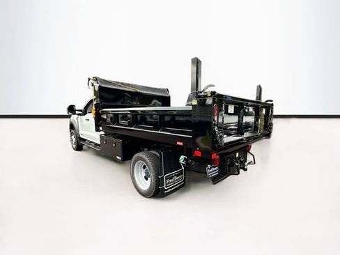 New 2025 Ford F550 4x4 Supercab Super Duty image 4