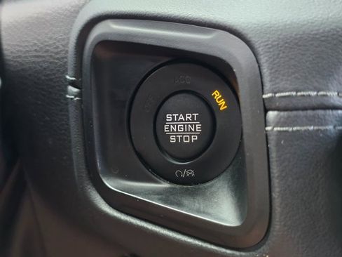 Used 2024 Jeep Wrangler Unlimited Sahara image 40