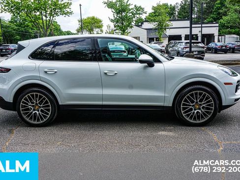 Used 2022 Porsche Cayenne Platinum Edition AWD/4WD image 8
