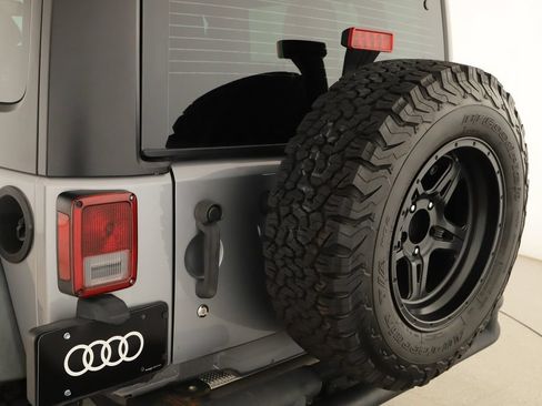 Used 2015 Jeep Wrangler Sport w/ Quick Order Package 23S AWD/4WD image 26