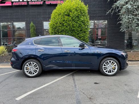 Used 2022 Maserati Levante GT AWD/4WD image 21
