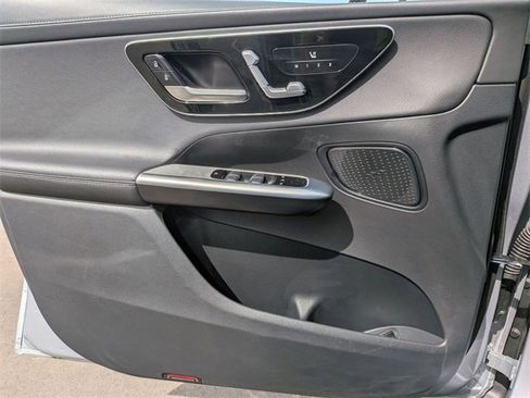 Used 2024 Mercedes-Benz GLC 300 4MATIC image 15