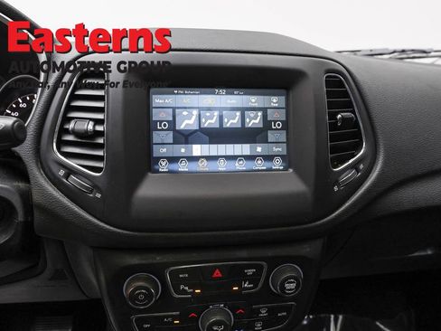 Used 2018 Jeep Compass Latitude w/ Popular Equipment Group AWD/4WD image 12