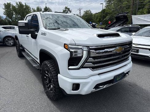 Certified 2024 Chevrolet Silverado 2500 High Country w/ Technology Package AWD/4WD image 7