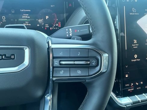 Used 2025 GMC Yukon Denali w/ Advanced Technology Package AWD/4WD image 40