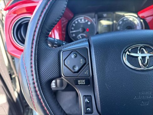 Used 2023 Toyota Tacoma TRD Off-Road w/ TRD Premium Off Road Package AWD/4WD image 13