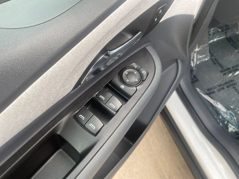 Used 2019 Chevrolet Bolt LT FWD image 11