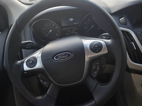 Used 2013 Ford Focus SE FWD image 19