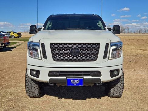 Used 2019 Nissan Titan PRO-4X w/ Pro-4x Convenience Package image 8