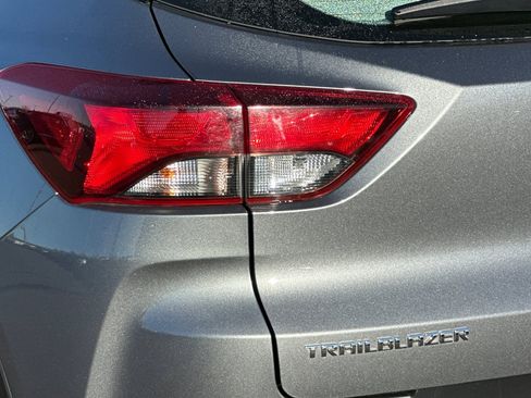 Used 2021 Chevrolet TrailBlazer LS image 25