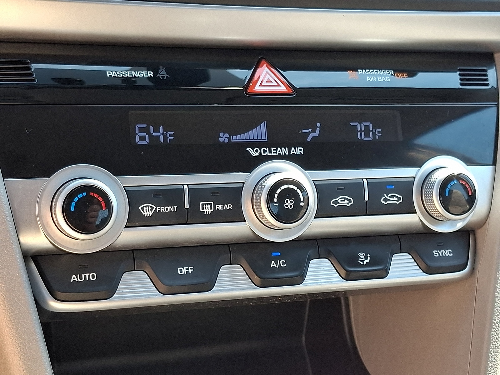 Used 2020 Hyundai Elantra SE FWD image 15
