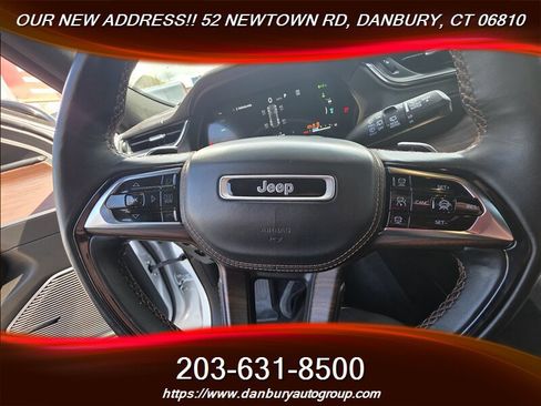 Used 2023 Jeep Grand Cherokee Summit w/ Advanced Protech Group IV AWD/4WD image 11