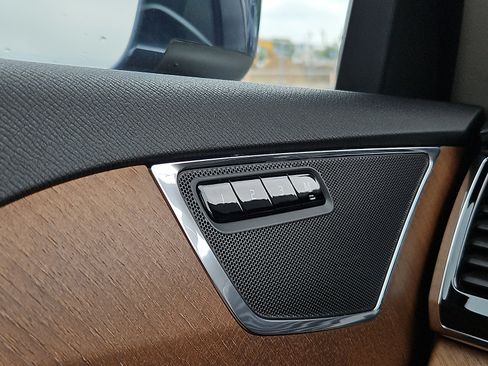 Certified 2024 Volvo XC90 B6 Plus w/ Protection Package Premier AWD/4WD image 25