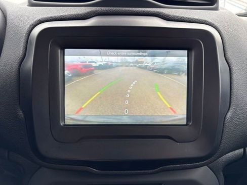 Used 2018 Jeep Renegade Altitude image 17