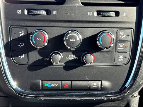 Used 2015 Dodge Grand Caravan SXT w/ Blacktop Package image 21