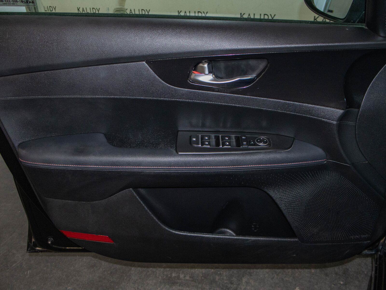 Used 2022 Kia Forte GT FWD image 11