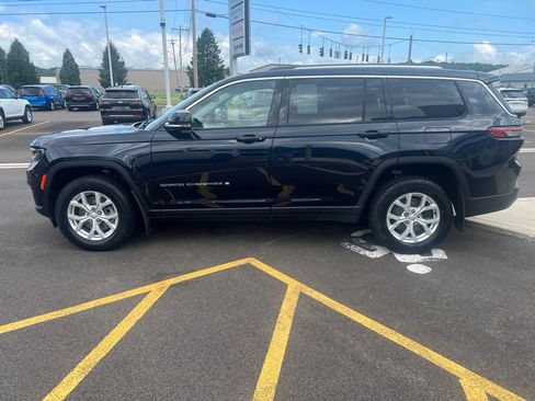 Used 2023 Jeep Grand Cherokee L Limited AWD/4WD image 8