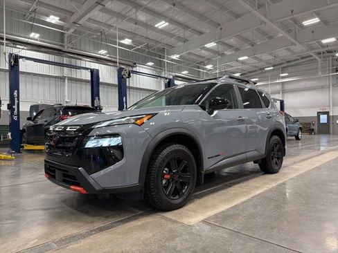 Used 2025 Nissan Rogue SV w/ Rock Creek Premium Package image 3