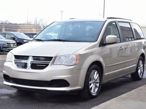 Used 2013 Dodge Grand Caravan SXT w/ Rear Park Assist Pkg image 12