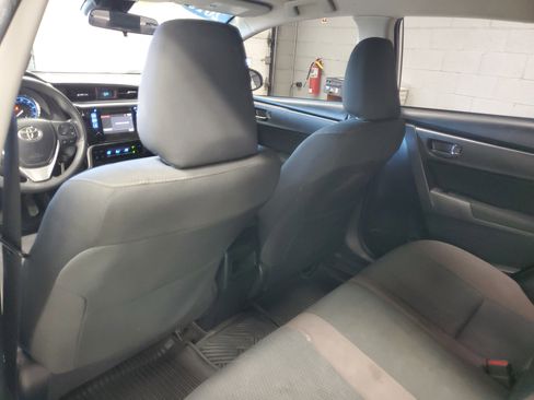 Used 2018 Toyota Corolla LE FWD image 12