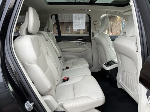 Used 2019 Volvo XC90 T6 Momentum w/ Advanced Package image 23