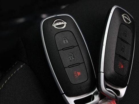 Certified 2023 Nissan Rogue S image 28