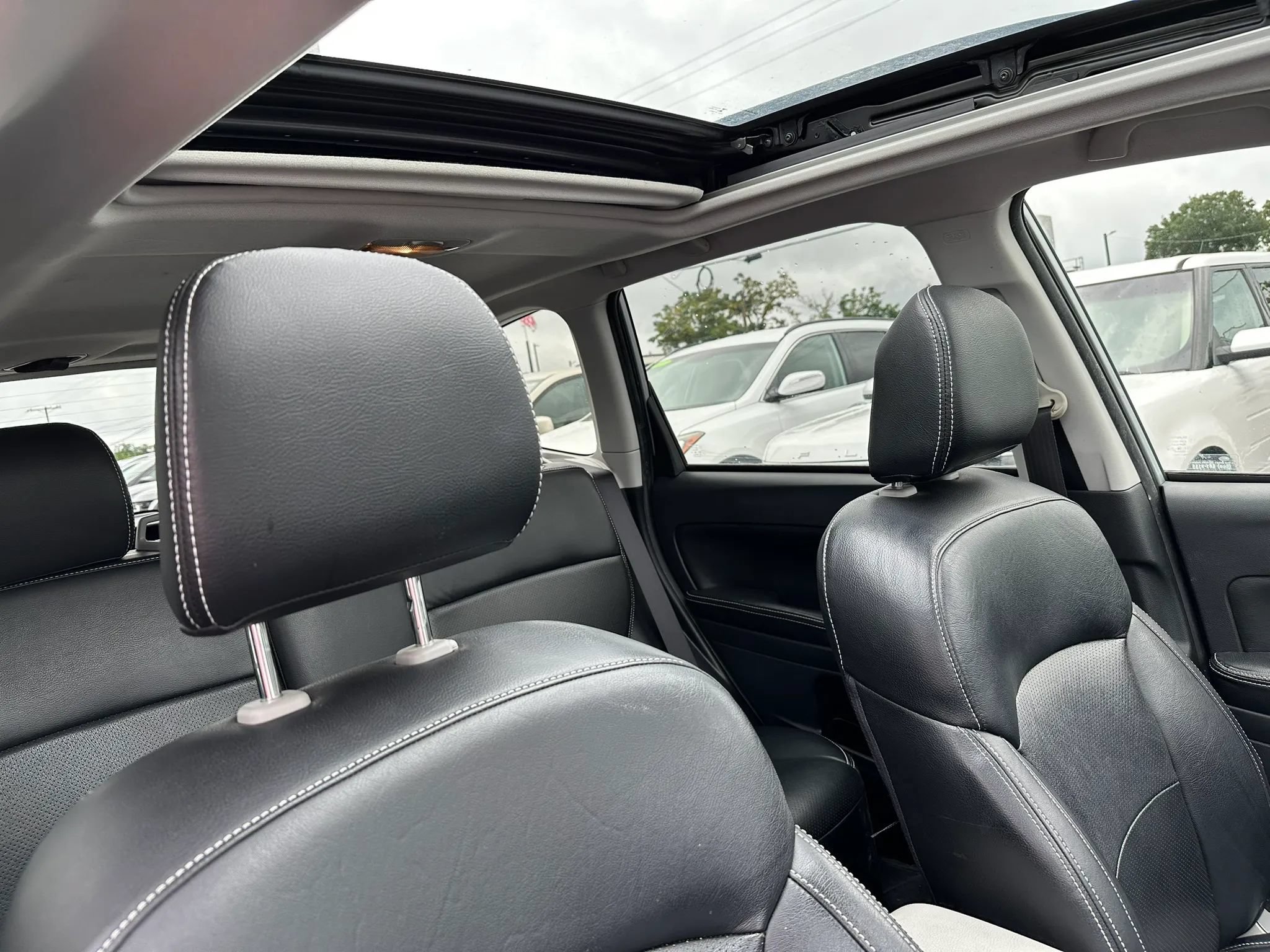 Used 2015 Subaru Forester 2.5i Premium w/ All-Weather Package AWD/4WD image 17