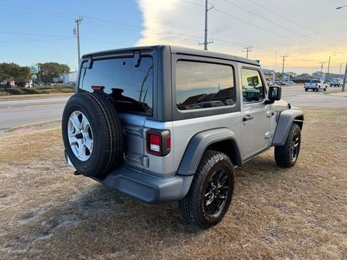 Used 2021 Jeep Wrangler Sport S image 7
