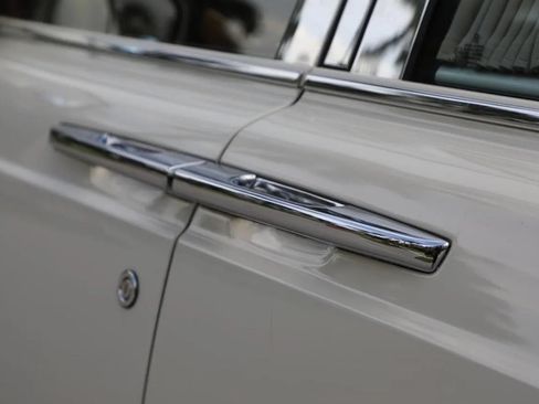 Used 2011 Rolls-Royce Phantom Sedan RWD image 50