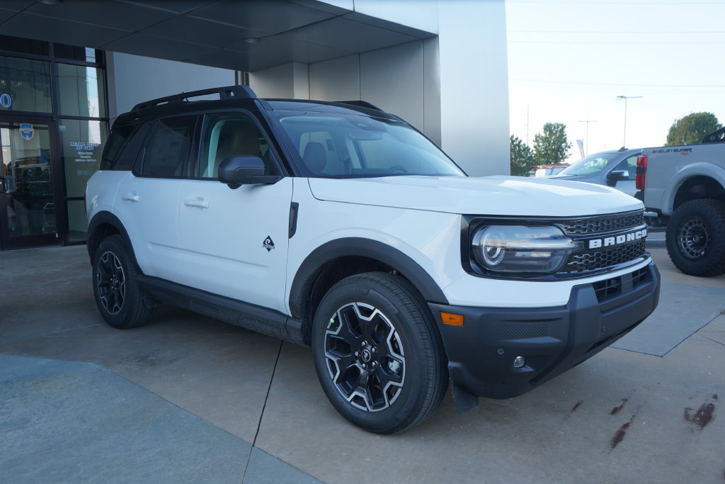 New 2026 Ford Bronco Sport Outer Banks w/ Outer Banks Tech Package+ AWD/4WD image 3