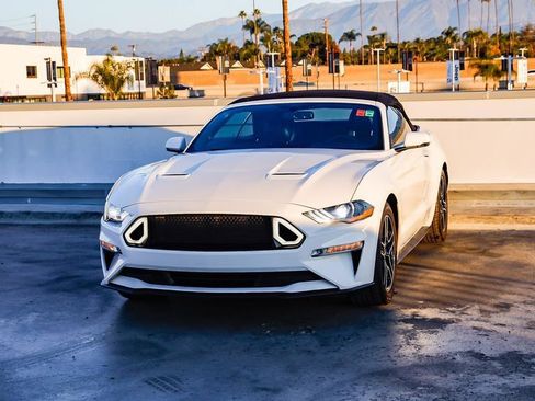 Used 2020 Ford Mustang Premium image 4