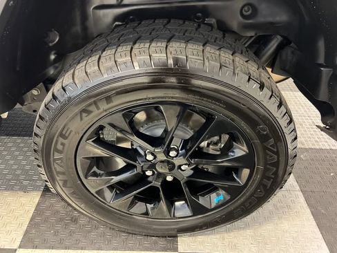 Used 2023 Jeep Wrangler Unlimited Sahara w/ Cold Weather Group AWD/4WD image 15