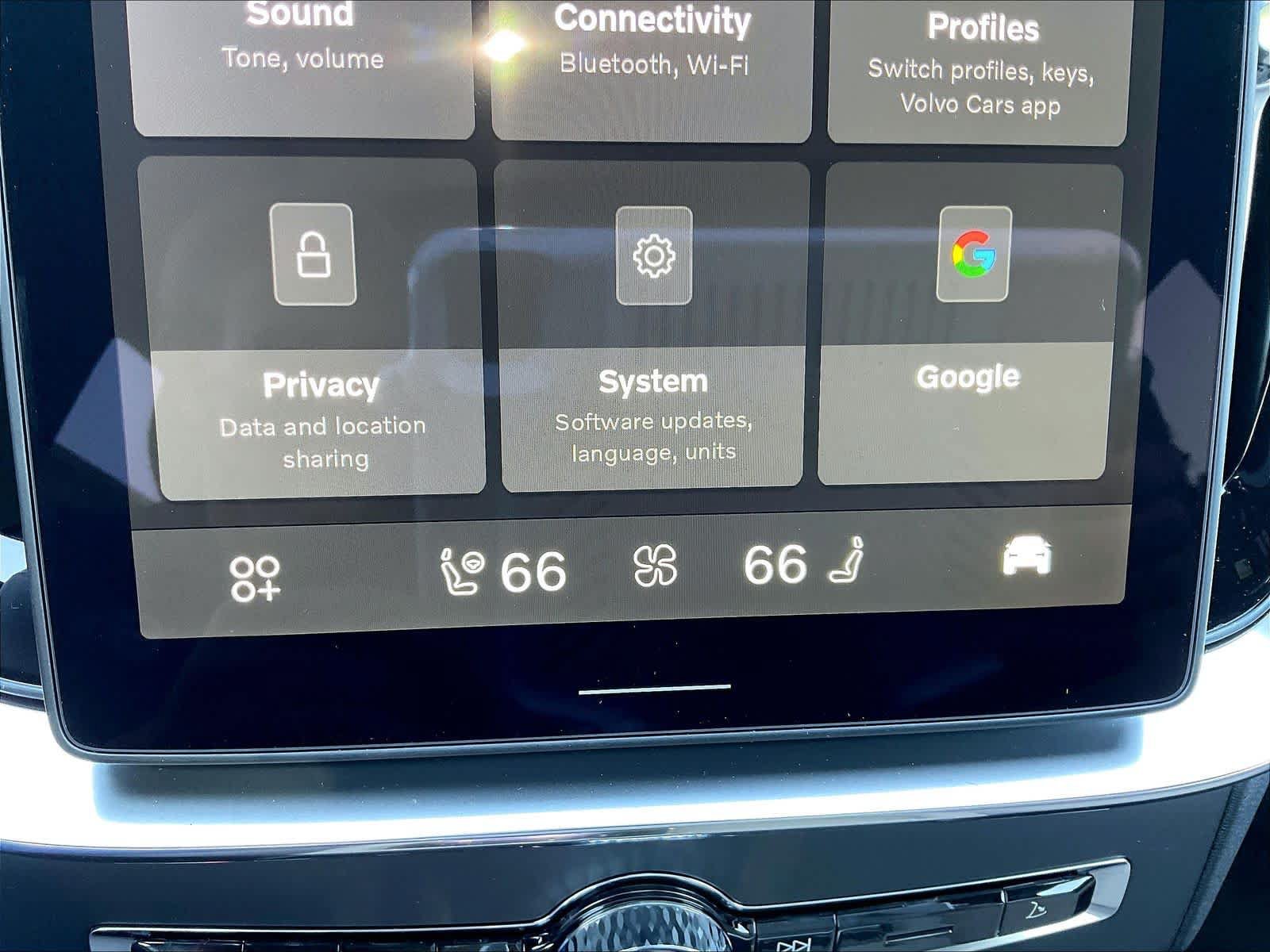 New 2027 Volvo XC90 B5 Core AWD/4WD image 22
